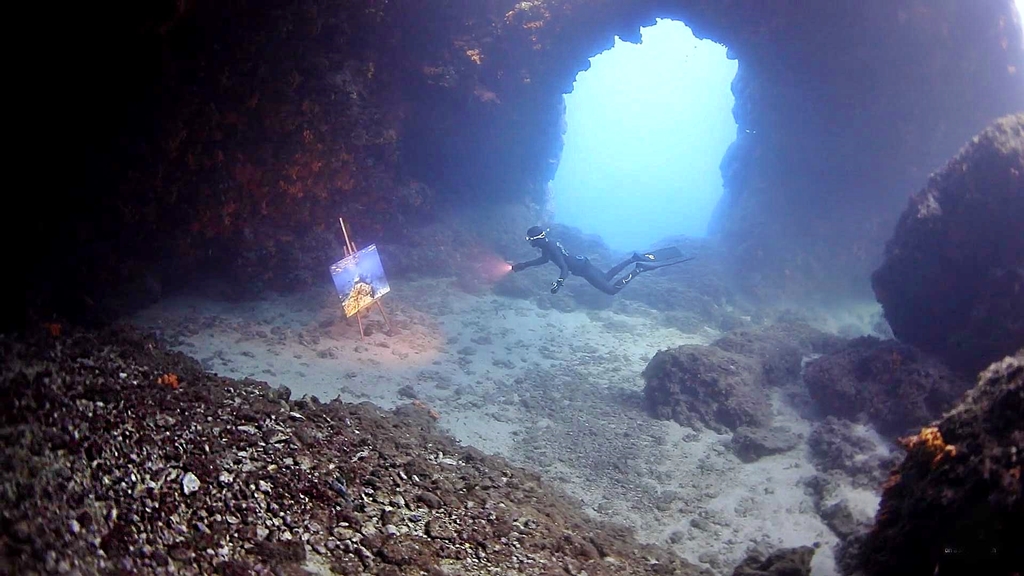 Dive in to UnderWater Gallery in AMORGOS Island